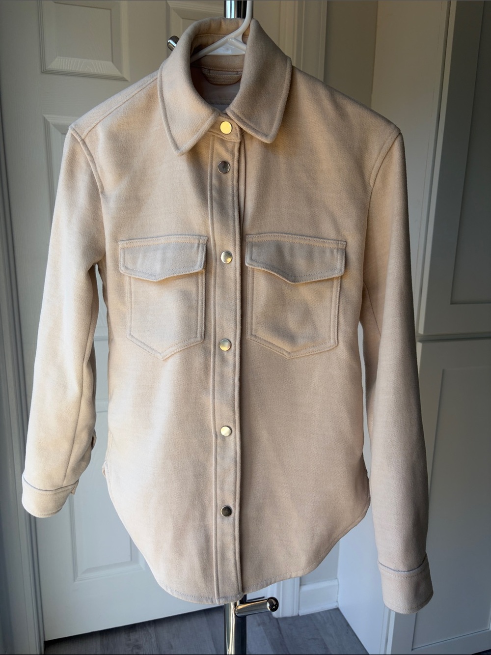 Abercrombie & Fitch Cream Snap Buttons Shacket, Size XXS.